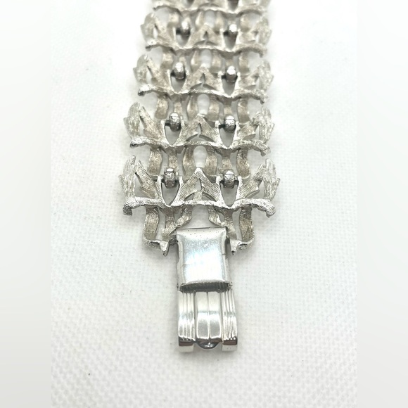 Silver Toned Metal Wide Textured Link Bracelet - Picture 6 of 7